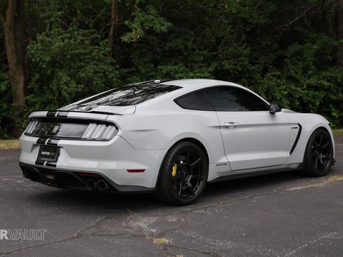Used 2016 Ford Mustang Shelby GT350 image 7