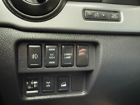 Used 2017 Nissan Titan PRO-4X image 15