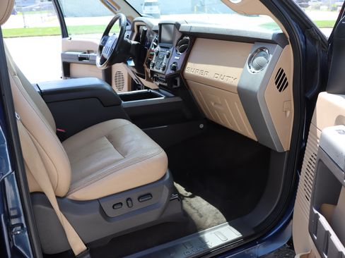 Used 2016 Ford F250 Lariat image 13