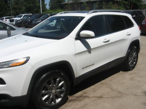 Used 2014 Jeep Cherokee 4WD Limited image 1