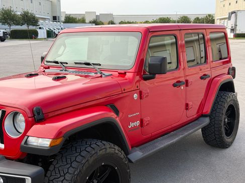 Used 2019 Jeep Wrangler 4WD Unlimited Sahara image 19