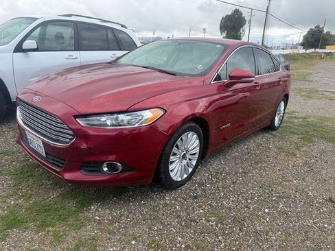 Used 2016 Ford Fusion SE Hybrid FWD image 3