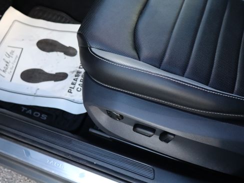 Used 2022 Volkswagen Taos SEL image 20