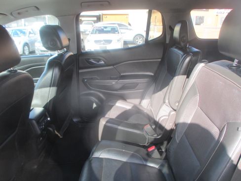 Used 2019 GMC Acadia SLT image 10