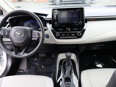 Used 2022 Toyota Corolla LE image 16