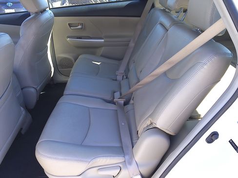 Used 2012 Toyota Prius V image 8