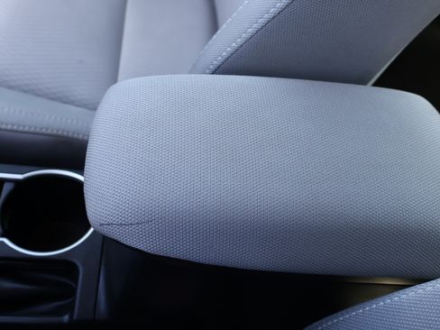 Used 2015 Toyota Corolla LE image 27