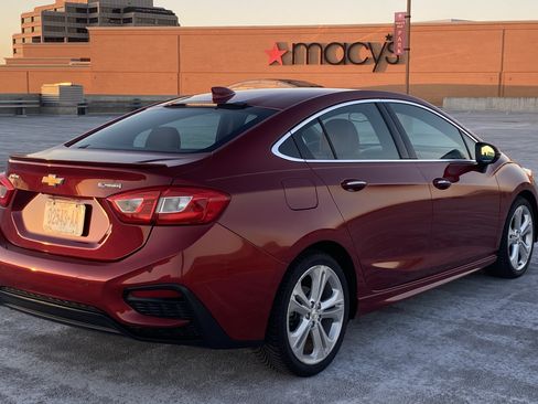 Used 2017 Chevrolet Cruze Premier image 10