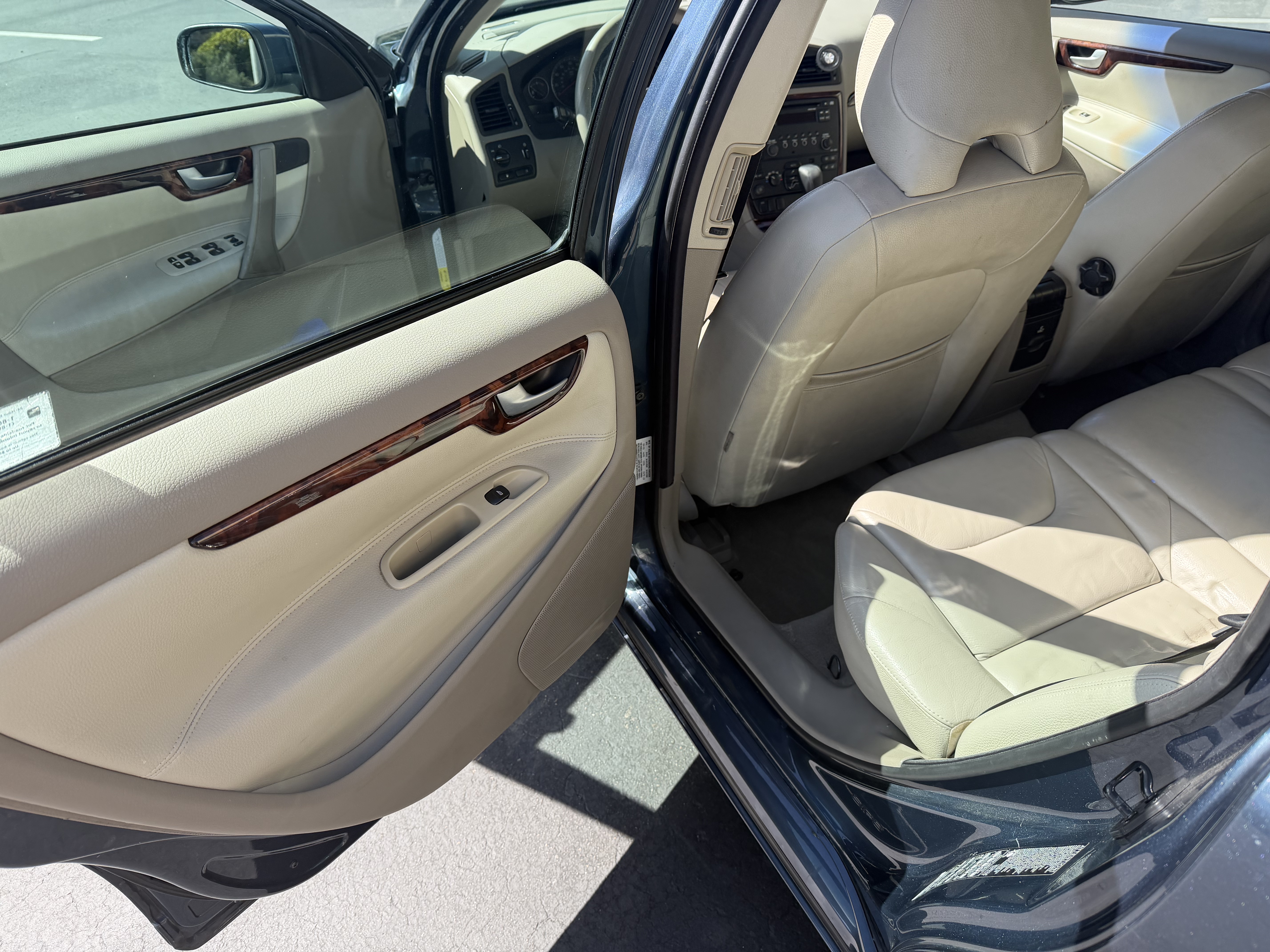 Used 2006 Volvo V70 2.4 FWD image 8