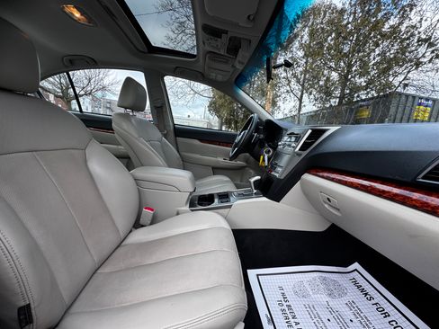 Used 2010 Subaru Legacy 2.5i Limited image 16