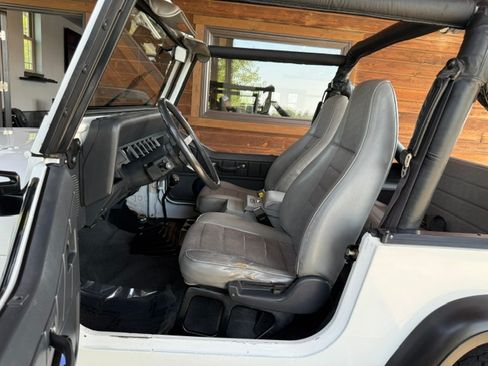 Used 1991 Jeep Wrangler 4WD S image 14