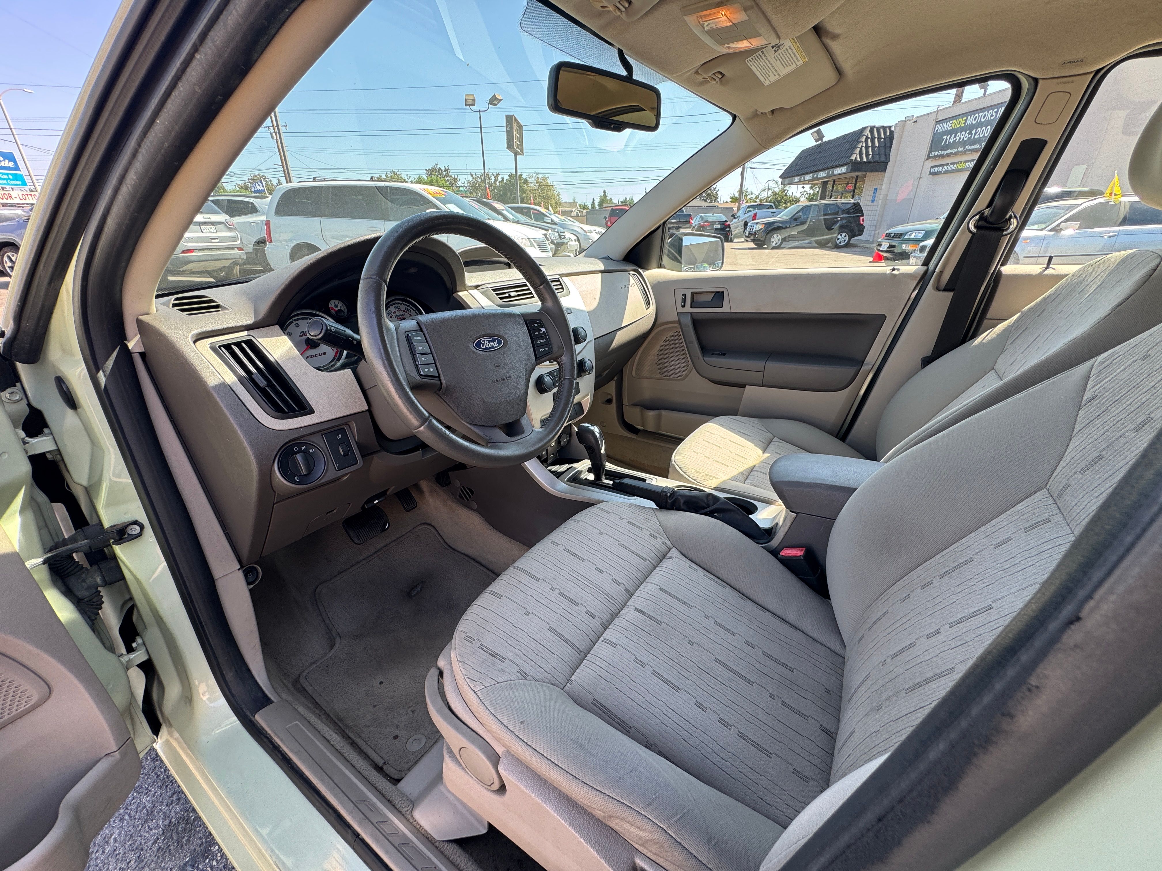 Used 2010 Ford Focus SE Sedan FWD image 16