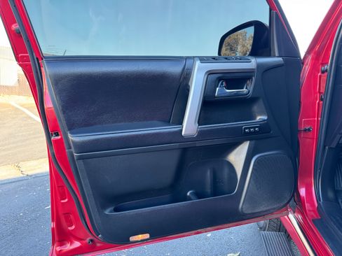 Used 2017 Toyota 4Runner Limited image 14