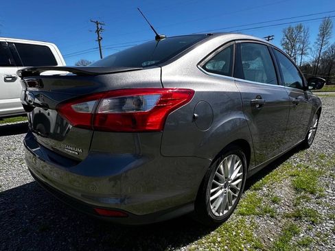 Used 2014 Ford Focus Titanium image 8
