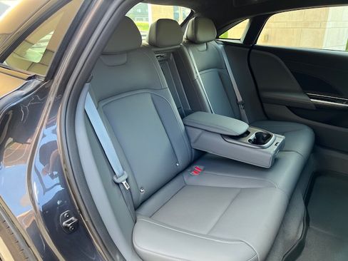 Used 2024 Lucid Air Touring AWD image 18
