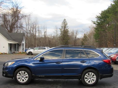 Used 2016 Subaru Outback 2.5i Premium image 5