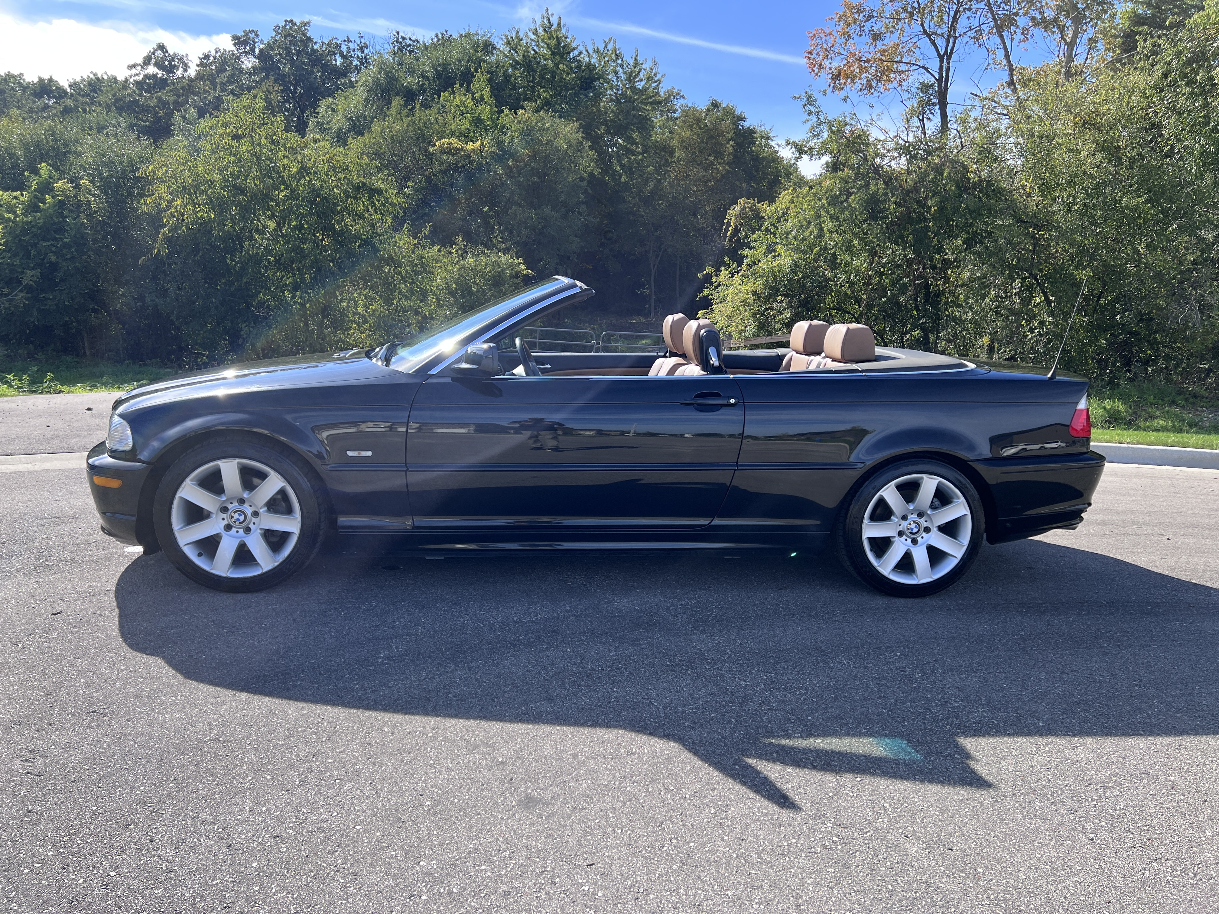 Used 2003 BMW 325Ci Convertible RWD image 2