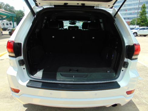 Used 2019 Jeep Grand Cherokee Altitude image 8