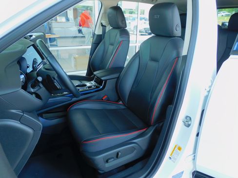 Used 2023 Buick Envision FWD Essence image 17