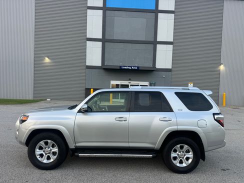 Used 2017 Toyota 4Runner 2WD image 4