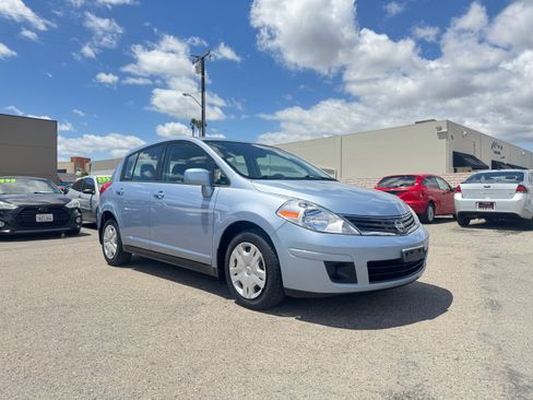 Used 2012 Nissan Versa 1.8 S Hatchback FWD image 11