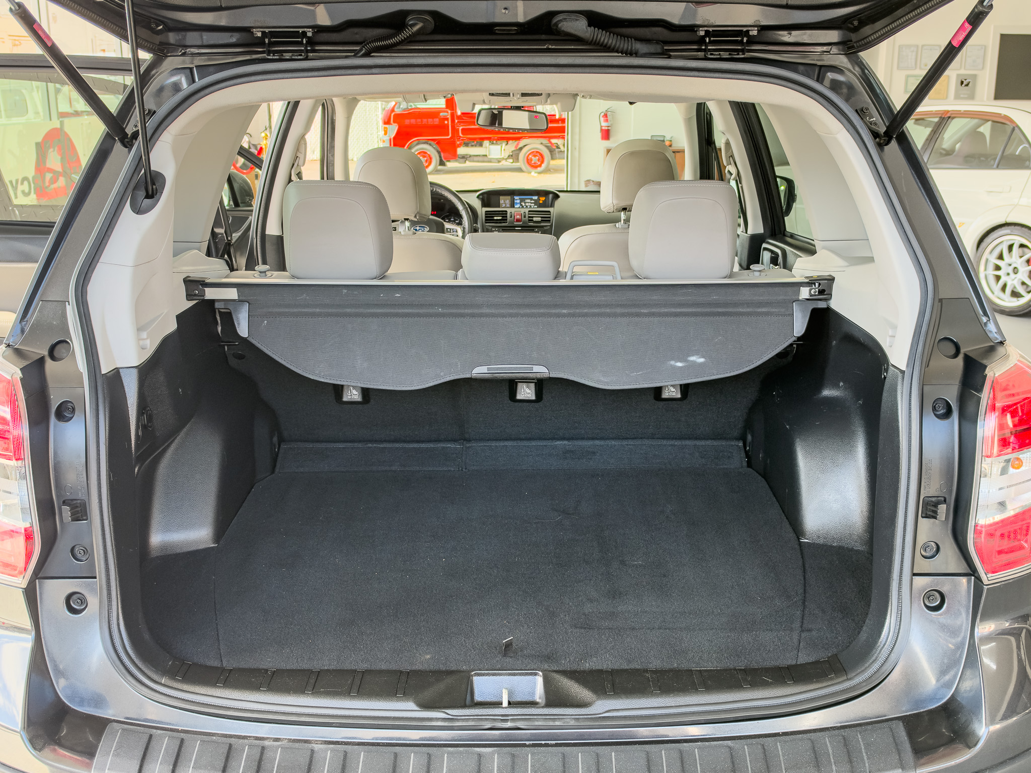 Used 2015 Subaru Forester 2.5i Touring AWD/4WD image 17