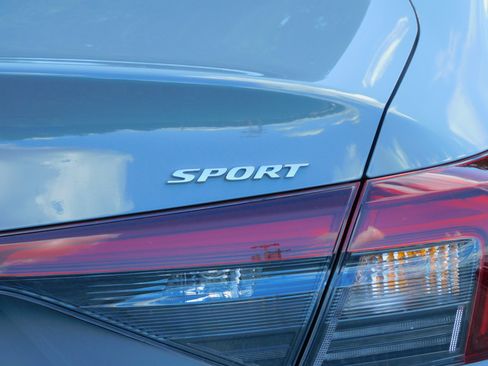 Used 2025 Honda Civic Sport image 12
