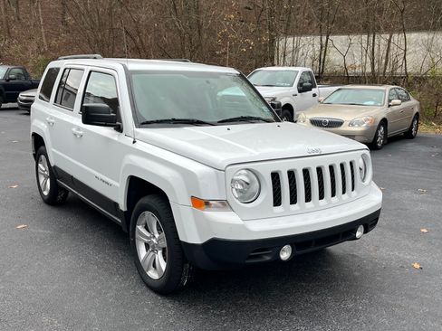Used 2016 Jeep Patriot Sport image 2