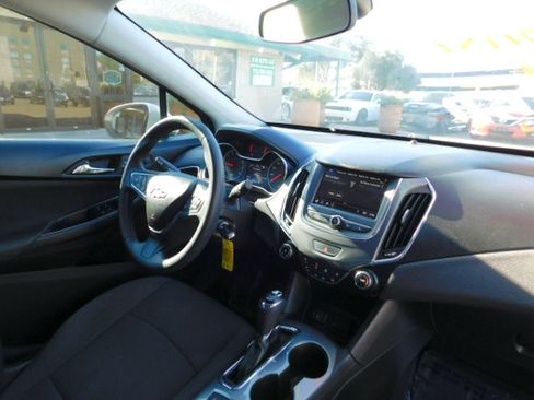 Used 2019 Chevrolet Cruze LS image 20