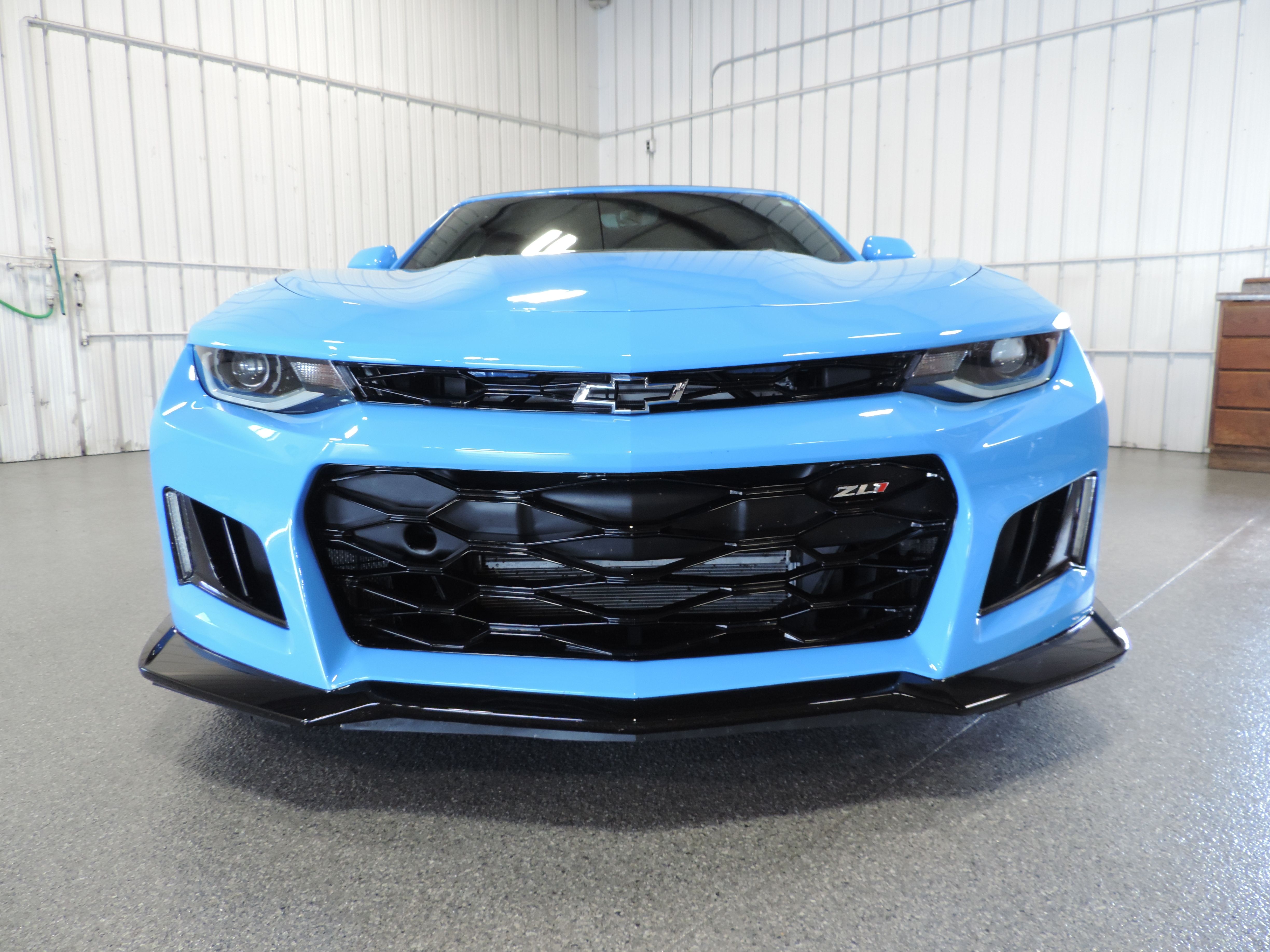 Used 2022 Chevrolet Camaro ZL1 Convertible RWD image 6