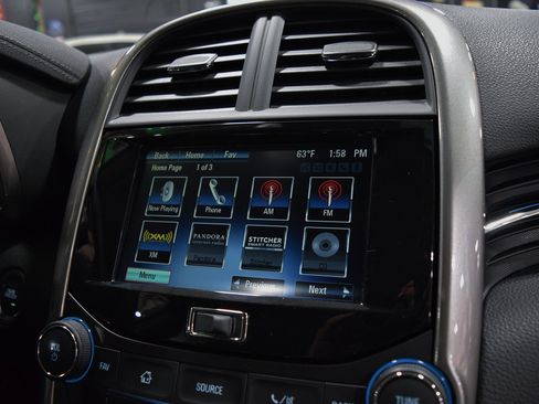 Used 2015 Chevrolet Malibu LTZ image 26