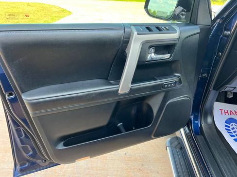 Used 2015 Toyota 4Runner Limited image 24