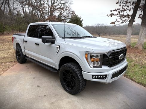 Used 2023 Ford F150 XLT image 7