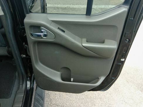 Used 2007 Nissan Frontier 4x4 Crew Cab NISMO image 31