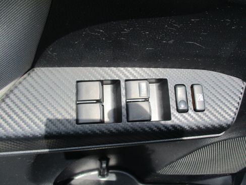 Used 2014 Toyota RAV4 AWD LE image 19