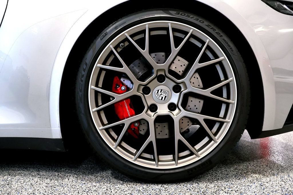 Used 2024 Porsche 911 GTS Cabriolet image 18