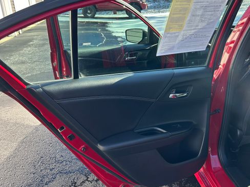 Used 2017 Honda Accord Sport image 15