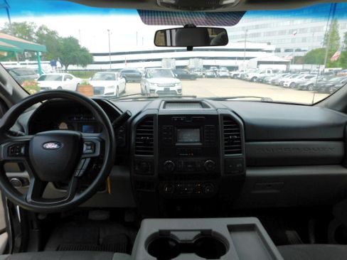Used 2019 Ford F350 image 12