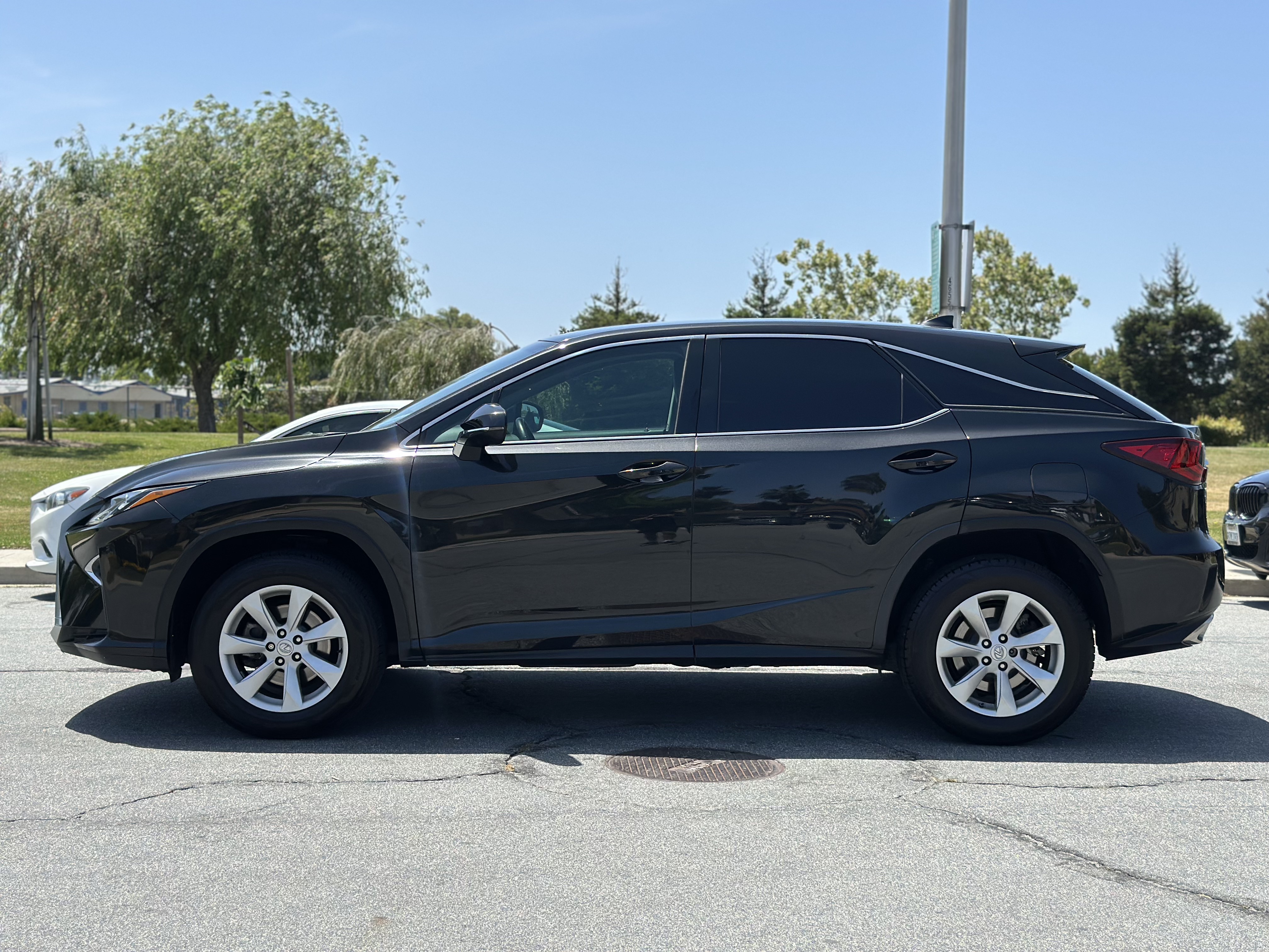 Used 2017 Lexus RX 350 FWD image 2