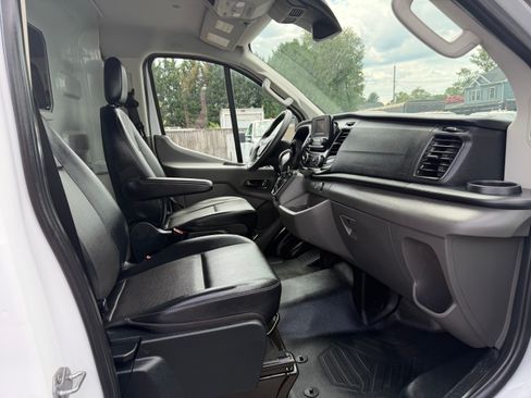 Used 2022 Ford Transit 250 Low Roof AWD image 18