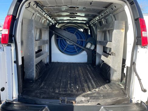 Used 2019 Chevrolet Express 3500 image 7