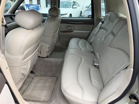 Used 1997 Lincoln Town Car Signature RWD image 14