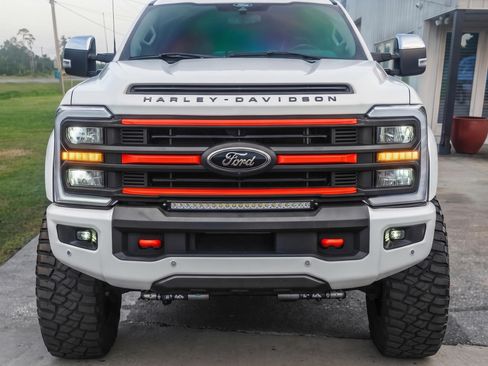 Used 2024 Ford F250 4x4 Crew Cab Super Duty image 3
