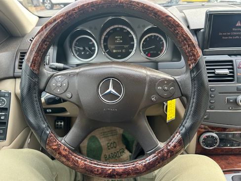 Used 2010 Mercedes-Benz C 300 Sport image 9