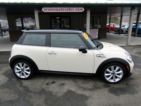 Used 2011 MINI Cooper S image 1