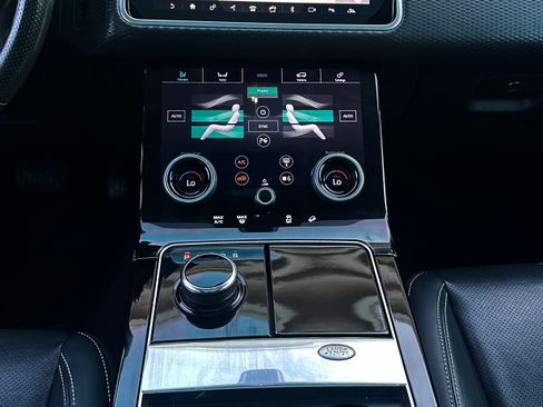 Used 2018 Land Rover Range Rover Velar S AWD/4WD image 18
