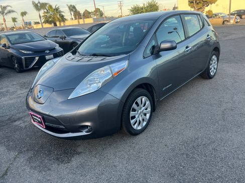 Used 2015 Nissan Leaf S image 4