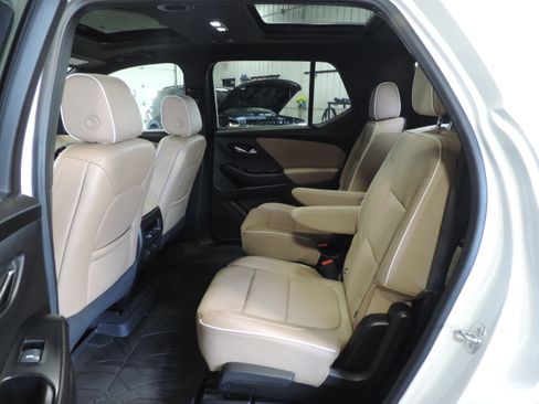 Used 2023 Chevrolet Traverse Premier image 33