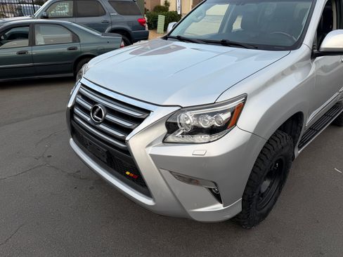 Used 2017 Lexus GX 460 image 10