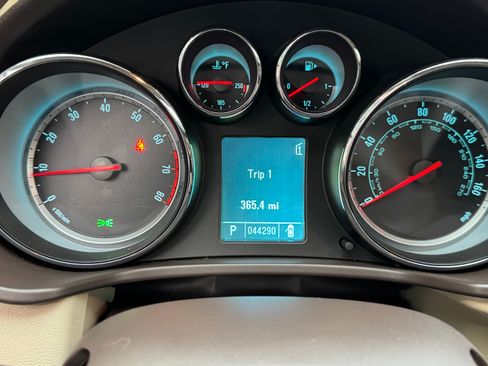 Used 2011 Buick Regal CXL image 13